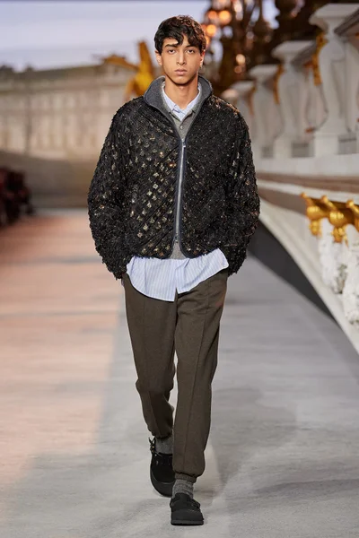 Look 4